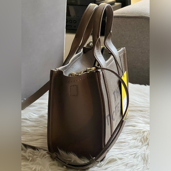 Marc Jacobs The Leather Small Tote Bag - Picture 3 of 16